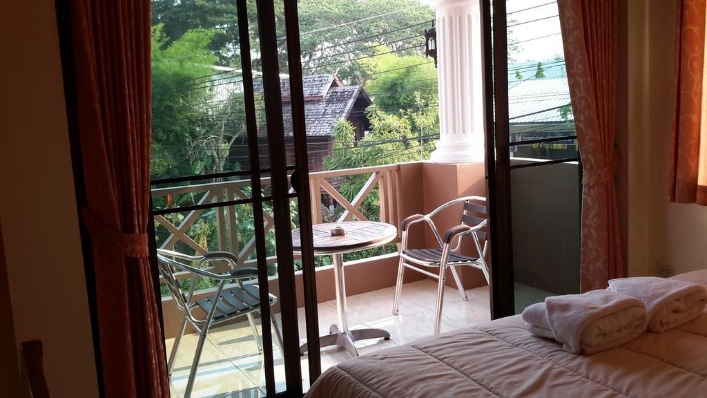 Donchai House Guest House& Cafe Чиангмай Экстерьер фото